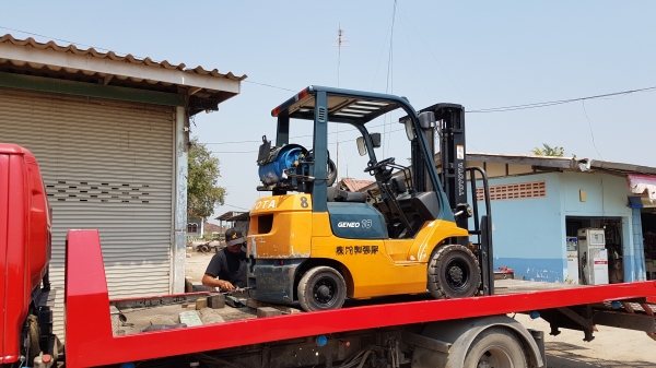 ขายด่วนรถยก TOYOTA 7FG18ยก1.8ตันถึง2ตันเสาสูง5เมตรทูฟรียางตัน4เส้นรถนอกเพิ่งเข้ามายังไม่เคยใช้งานในเมืองไทยเลย