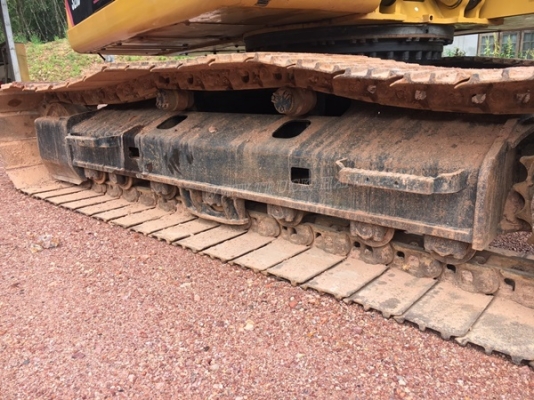 รถตัก CATERPILLAR Cat320D 8พันกว่าชั่วโมง มีเล่มทะเบียน