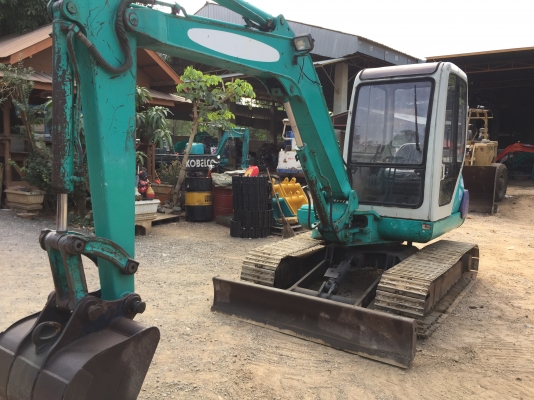 ขายรถขุดKOMATSU PC40-7ชั่วโมงใช้งานแค่ 3xxx เท่านั้น รถสวยสภาพพร้อมใช้ นำเข้าจากญี่ปุ่นแท้