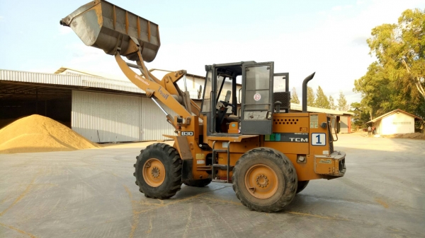 ขายด่วนรถตักเอวอ่อน CTM830 รถสวยมีตู้แอร์ เอกสารใบอินวอย