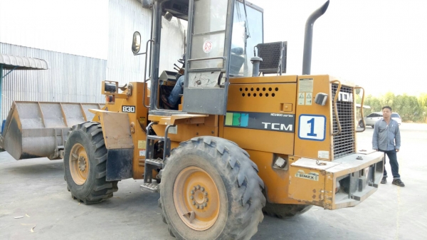 ขายด่วนรถตักเอวอ่อน CTM830 รถสวยมีตู้แอร์ เอกสารใบอินวอย