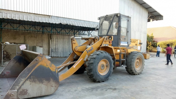 ขายด่วนรถตักเอวอ่อน CTM830 รถสวยมีตู้แอร์ เอกสารใบอินวอย