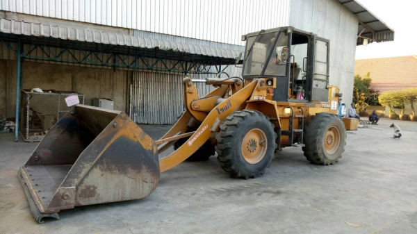 ขายด่วนรถตักเอวอ่อน CTM830 รถสวยมีตู้แอร์ เอกสารใบอินวอย