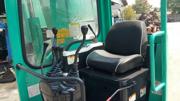 ขาย รถขุด IHI รุ่น 30Z มือสองญี่ปุ่น ออฟเซตบูม แทรกยางสวย ปั้มนิ้ว เครื่องยันม่าร์ 3TN84 สลักบูท แน่นทุกจุด สวยพร้อมใช้งาน มือถือ/LINE ID : 0818753444