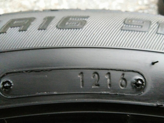 ขายยาง205/55R16 DUNLOP ยางสัปดาห์ที่12ปี16 ดอกยางหนาเต็มสด จำนวน 1 ชุ ขายยาง205/55R16 DUNLOP ยางสัปดาห์ที่12ปี16 ดอกยางหนาเต็มสด จำนวน 1 ชุ