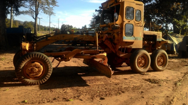 ขายรถเกรด KOMATSU GD30-5M  ราคา 300000