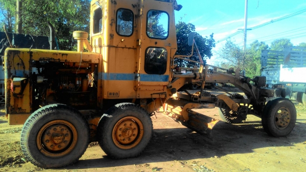 ขายรถเกรด KOMATSU GD30-5M  ราคา 300000