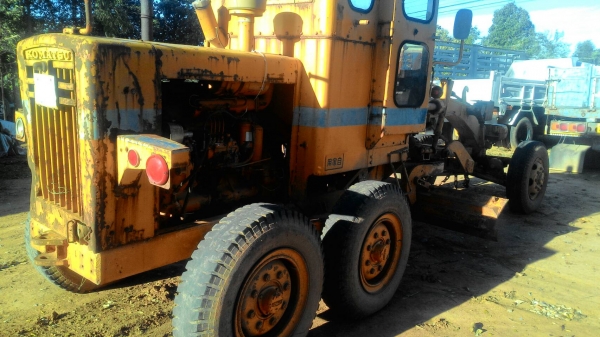 ขายรถเกรด KOMATSU GD30-5M  ราคา 300000