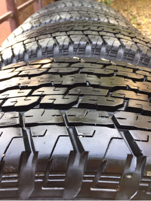 ยาง Bridgestone 255 65 17 สิ้นปี15 ดอกเต็ม ใช้ยาว ราคาไม่แพง ยาง Bridgestone 255 65 17 สิ้นปี15 ดอกเต็ม ใช้ยาว ราคาไม่แพง