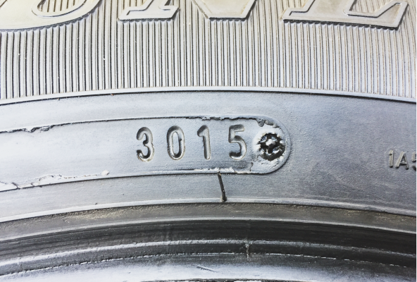 ยาง Dunlop 215 65 16 กลางปี15 ดอกเต็ม ไม่มีปะ ราคาไม่แพง ยาง Dunlop 215 65 16 กลางปี15 ดอกเต็ม ไม่มีปะ ราคาไม่แพง