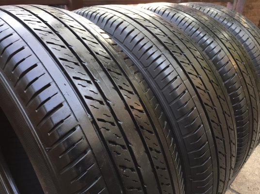 ยาง Dunlop 215 65 16 กลางปี15 ดอกเต็ม ไม่มีปะ ราคาไม่แพง ยาง Dunlop 215 65 16 กลางปี15 ดอกเต็ม ไม่มีปะ ราคาไม่แพง