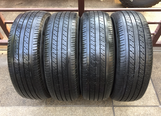 ยาง Dunlop 215 65 16 กลางปี15 ดอกเต็ม ไม่มีปะ ราคาไม่แพง ยาง Dunlop 215 65 16 กลางปี15 ดอกเต็ม ไม่มีปะ ราคาไม่แพง