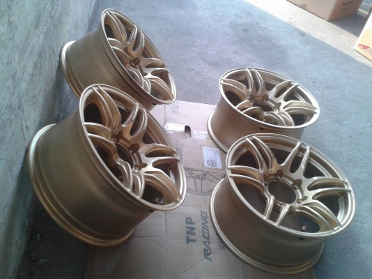 ขอบ17นิ้ว6รู ชุดนี้ ราคา 8900 บาท