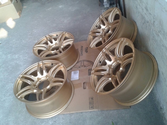 ขอบ17นิ้ว6รู ชุดนี้ ราคา 8900 บาท