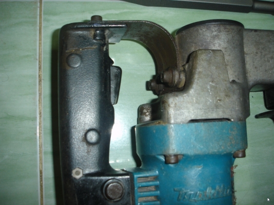 ขายเครื่องสกัดไฟฟ้า(แย็ก)ยี่ห้อmakitaรุ่นHM0810ของแท้(made in japan)พร้อมใช้งาน