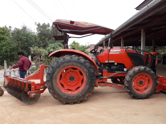 รถไถ m 60  ปี 57 อุปกร 3 ชิ้น  1800 นิดฯ  พร้อมทำงาน  ราคาา  480000 บาท   วันทูคอล 098 668-3479 dtac 094 283-9369 สิทธิ์ คับ