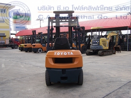 ขาย รถโฟล์คลิฟท์ TOYOTA รุ่น 7-FD25