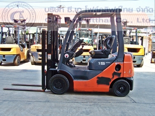 ขาย รถโฟล์คลิฟท์ TOYOTA รุ่น 8-FDL15