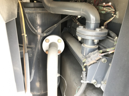 ปั้มลมสกรู AIRMAN รุ่น PDS390S ปี 2005 ใช้งานแค่ 4 พันกว่าชั่วโมงครับ