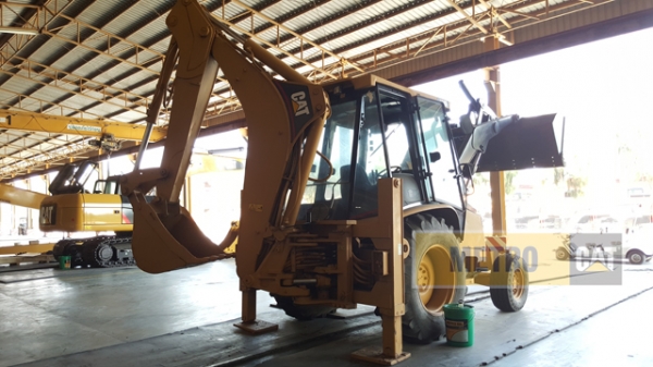 ขายรถตักหน้าขุดหลังมือสอง caterpillar รุ่น 424D สนใจติดต่อ marketing@metrocat.com