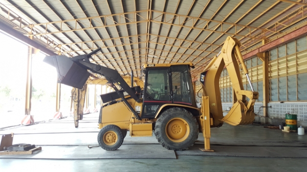 ขายรถตักหน้าขุดหลังมือสอง caterpillar รุ่น 424D สนใจติดต่อ marketing@metrocat.com