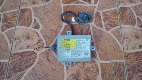 บัลลาส XENON ยี้ห้อ MITSUBISHI ELECTRIC มีข้างเดียว