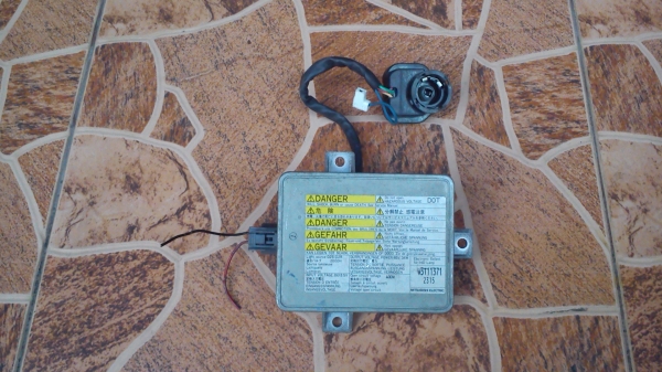 บัลลาส XENON ยี้ห้อ MITSUBISHI ELECTRIC มีข้างเดียว