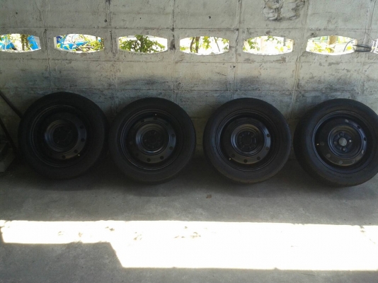 ล้อกะทะ ขอบ15นิ้ว4รู100 พร้อมยาง ชุดนี้ ราคา 1900 บาท