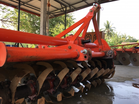 ขายโรตารี่ตราช้าง 1.8 เมตร รุ่น RX182F สภาพสวยใบเต็ม ขายโรตารี่ตราช้าง 1.8 เมตร รุ่น RX182F สภาพสวยใบเต็ม