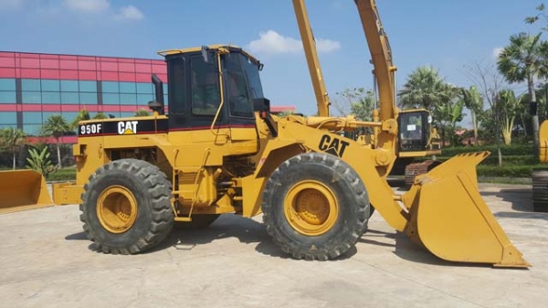 ขายรถตักล้อยางมือสอง caterpillar รุ่น 950F II สนใจติดต่อ marketing@metrocat.com
