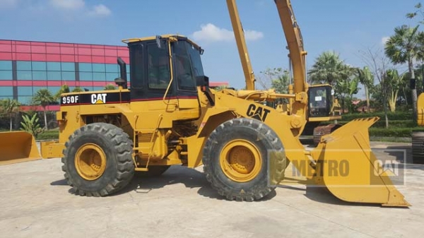 ขายรถตักล้อยางมือสอง caterpillar รุ่น 950F II สนใจติดต่อ marketing@metrocat.com ขายรถตักล้อยางมือสอง caterpillar รุ่น 950F II สนใจติดต่อ marketing@metrocat.com