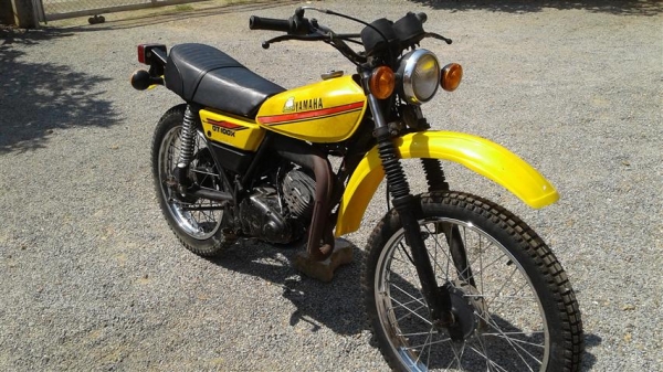 ขาย DT100 เล่มพร้อมชุดโอนลอยเครื่องดีพอใช้สีเดิมโรงงานคันสตาร์ทคันเกียร์ไม่เชื่อมเหมาเอาไปจัดสภาพต่อ ขาย DT100 เล่มพร้อมชุดโอนลอยเครื่องดีพอใช้สีเดิมโรงงานคันสตาร์ทคันเกียร์ไม่เชื่อมเหมาเอาไปจัดสภาพต่อ