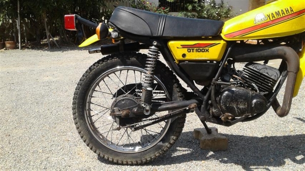 ขาย DT100 เล่มพร้อมชุดโอนลอยเครื่องดีพอใช้สีเดิมโรงงานคันสตาร์ทคันเกียร์ไม่เชื่อมเหมาเอาไปจัดสภาพต่อ ขาย DT100 เล่มพร้อมชุดโอนลอยเครื่องดีพอใช้สีเดิมโรงงานคันสตาร์ทคันเกียร์ไม่เชื่อมเหมาเอาไปจัดสภาพต่อ