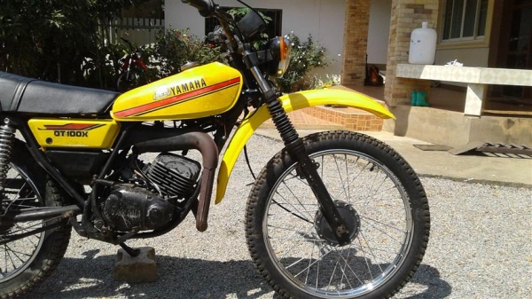 ขาย DT100 เล่มพร้อมชุดโอนลอยเครื่องดีพอใช้สีเดิมโรงงานคันสตาร์ทคันเกียร์ไม่เชื่อมเหมาเอาไปจัดสภาพต่อ ขาย DT100 เล่มพร้อมชุดโอนลอยเครื่องดีพอใช้สีเดิมโรงงานคันสตาร์ทคันเกียร์ไม่เชื่อมเหมาเอาไปจัดสภาพต่อ