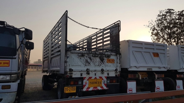 ขาย ลูกพ่วงสองเพลาสามมิตรไม่ดั้ม ปี 56 แคชชีสวย สภาพพร้อมใช้งาน เอกสารพร้อมโอน สนใจติดต่อเรา ดำสุโขทัย โทร 089-7087998,081-7855503 หรือเยี่ยมชมเว็ปไซได้ www.dum-sukhothai.com ดูสินค้าได้ที่เต็นท์รถดำสุโขทัย เรายินดีให้บริการค่ะ ขาย ลูกพ่วงสองเพลาสามมิตรไม่ดั้ม ปี 56 แคชชีสวย สภาพพร้อมใช้งาน เอกสารพร้อมโอน สนใจติดต่อเรา ดำสุโขทัย โทร 089-7087998,081-7855503 หรือเยี่ยมชมเว็ปไซได้ www.dum-sukhothai.com ดูสินค้าได้ที่เต็นท์รถดำสุโขทัย เรายินดีให้บริการค่ะ