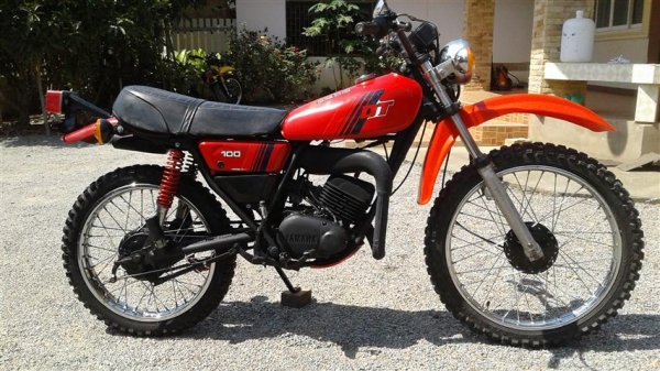 ขาย DT100 เล่มพร้อมชุดโอนลอยเครื่องดีพอใช้คันสตาร์ทคันเกียร์ไม่เชื่อมเหมาะเอาไปปั้นต่อ