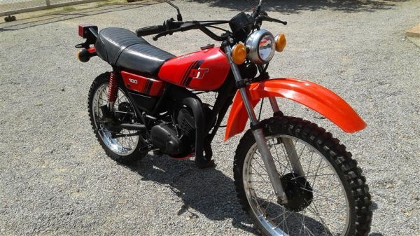 ขาย DT100 เล่มพร้อมชุดโอนลอยเครื่องดีพอใช้คันสตาร์ทคันเกียร์ไม่เชื่อมเหมาะเอาไปปั้นต่อ