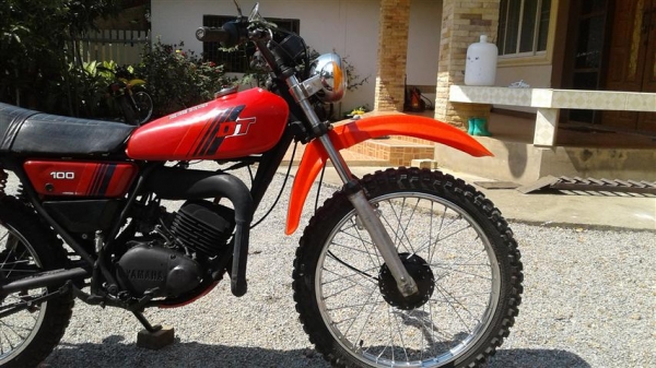 ขาย DT100 เล่มพร้อมชุดโอนลอยเครื่องดีพอใช้คันสตาร์ทคันเกียร์ไม่เชื่อมเหมาะเอาไปปั้นต่อ