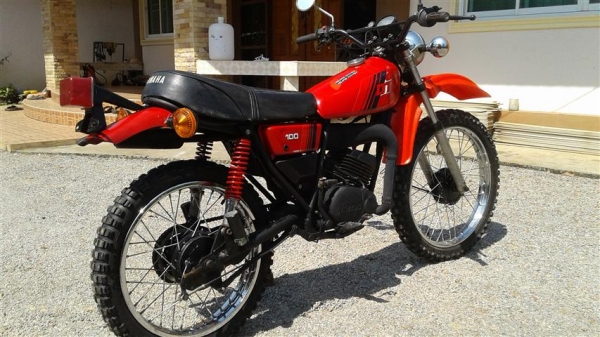 ขาย DT100 เล่มพร้อมชุดโอนลอยเครื่องดีพอใช้คันสตาร์ทคันเกียร์ไม่เชื่อมเหมาะเอาไปปั้นต่อ