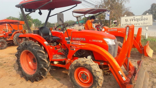 ขายรถไถKubota  L3608 คานบนสภาพเดิมๆๆบอกได้คำเดียวว่าสวยครับ อุปกรณ์ครบหน้าหลัง มีเล่มพร้อมโอนครับ