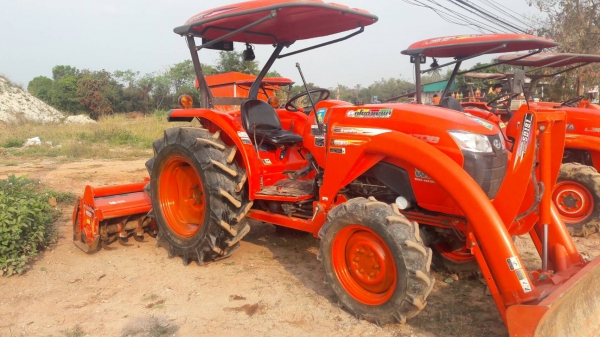 ขายรถไถ Kubota L4708 คานบนรถสวยเดิมๆๆพร้อมอุปกรณ์ครบหน้าหลัง มีเล่มพร้อมโอนครับ