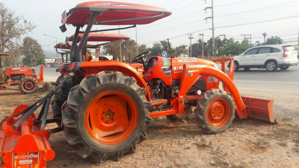 ขายรถไถ Kubota L4708 คานบนรถสวยเดิมๆๆพร้อมอุปกรณ์ครบหน้าหลัง มีเล่มพร้อมโอนครับ