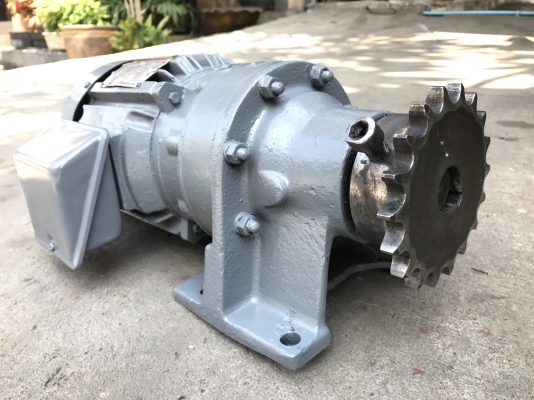 ขายมอเตอร์เกียร์ Cycro drive Sumitomo มอเตอร์ Misubishi 1HP. 380V อัตราทด 1:43 สภาพสวยเดิมๆ ทำสีใหม่ วิ่งนิ่ม พร้อมใช้งาน
