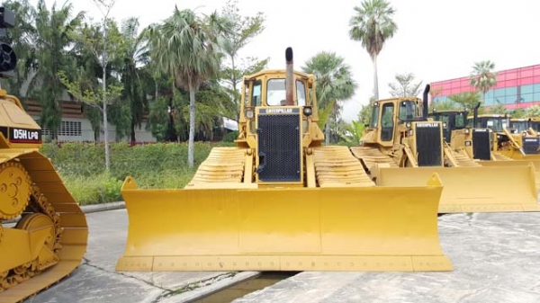 ขายรถแทคเตอร์มือสอง caterpillar รุ่น D5H LGP สนใจติดต่อ marketing@metrocat.com