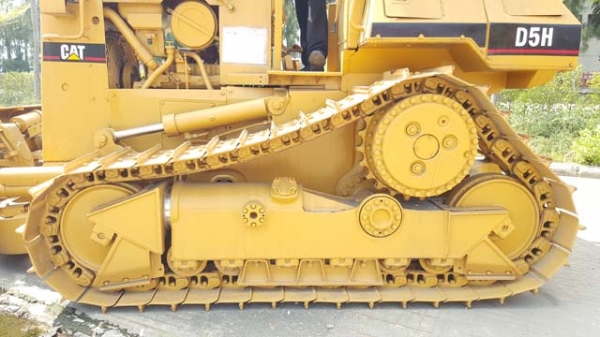 ขายรถแทคเตอร์มือสอง caterpillar รุ่น D5H LGP สนใจติดต่อ marketing@metrocat.com