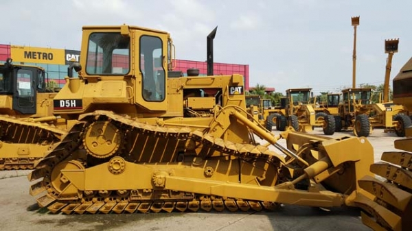 ขายรถแทคเตอร์มือสอง caterpillar รุ่น D5H LGP สนใจติดต่อ marketing@metrocat.com