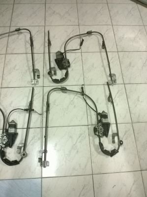 ขายชุดรางมอเตอร์กระจกไฟฟ้า BMW e30 4ประตู แท้ ราคาข้างละ900 โทร0924462525โส กทม ขายชุดรางมอเตอร์กระจกไฟฟ้า BMW e30 4ประตู แท้ ราคาข้างละ900 โทร0924462525โส กทม