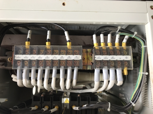 ขายหม้อแปลงไฟฟ้า Nunome Electric made in Japan เข้า 380V ออก 220V ตัวใหญ่มาก สภาพสวยมากๆ พร้อมใช้งาน ขายหม้อแปลงไฟฟ้า Nunome Electric made in Japan เข้า 380V ออก 220V ตัวใหญ่มาก สภาพสวยมากๆ พร้อมใช้งาน