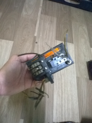 ขายชุดมือดึงเปิดปิดไฟหน้าbmw e30 สภาพดีชุดละ800บ โทร0924462525โส  กทม