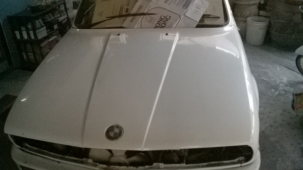 ขายฝากระโปรงหน้ายกชุดพร้อมบานพับ bmw e30 สภาพดี ราคา1900 โทร0924462525โส  กทม